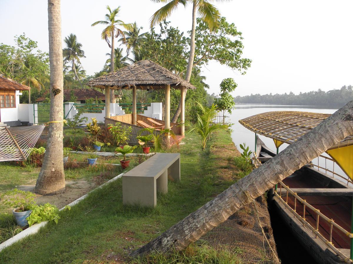 Breeze Backwater Homes Kochi ภายนอก รูปภาพ