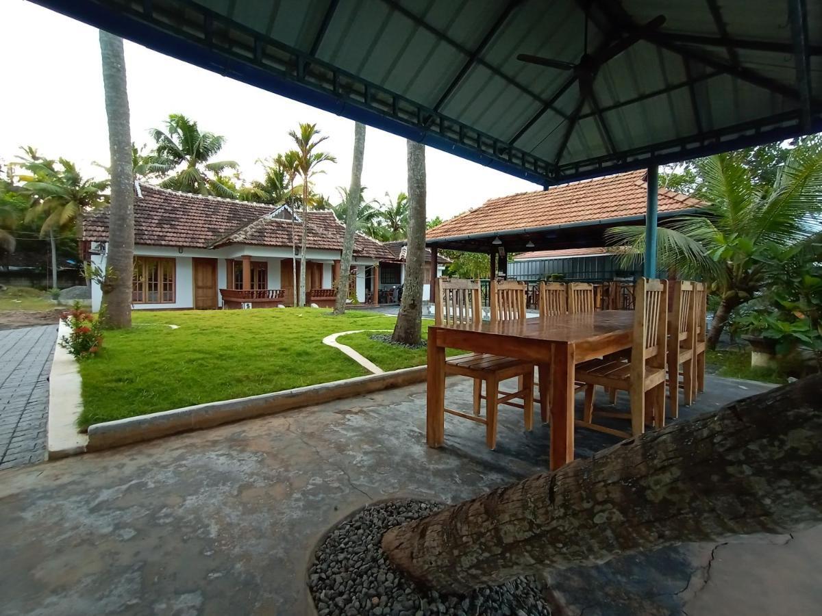 Breeze Backwater Homes Kochi ภายนอก รูปภาพ